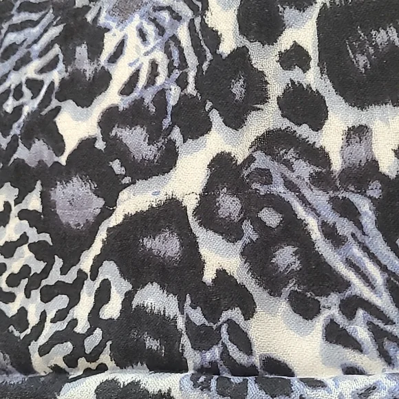 Neiman Marcus Merino Wool Scarf - Picture 10 of 10